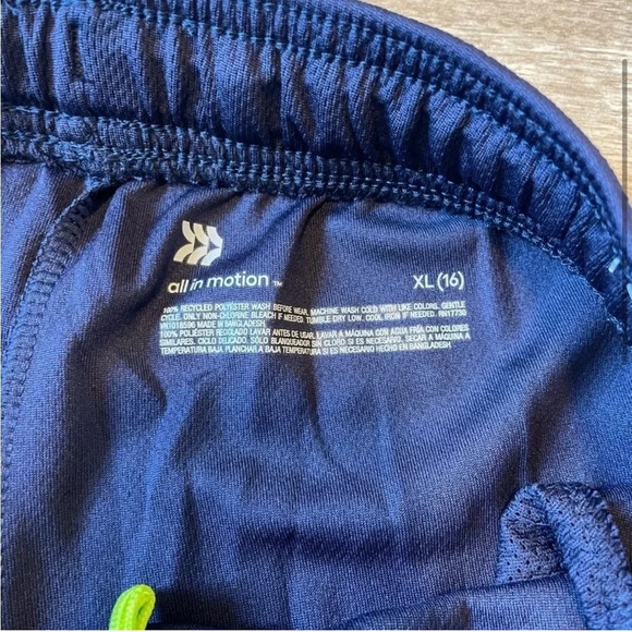 Like New all in motion Boys XL (16) athletic shorts - Picture 2 of 3